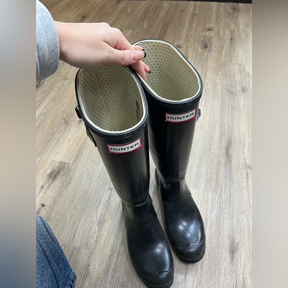 Hunter Black Rain Boots - Picture 1 of 1